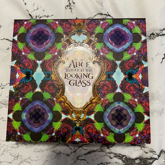 Urban Decay Alice Through the Looking Glass Palette RARE COLLECTOR ITEM - Picture 3 of 7